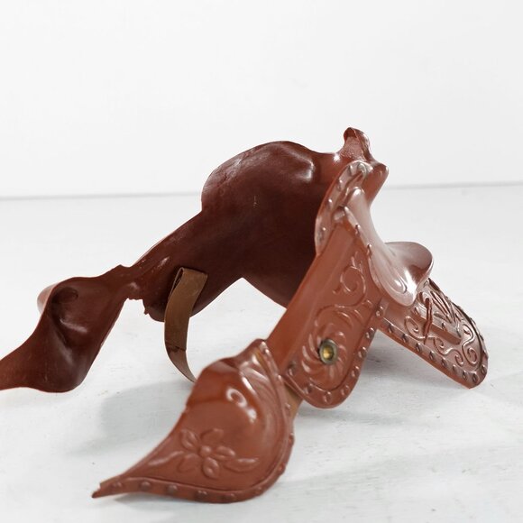Breyer Western Horse Brown Plastic Saddle w/ Vinyl Cinch Snap Saddle ONLY - Picture 2 of 8